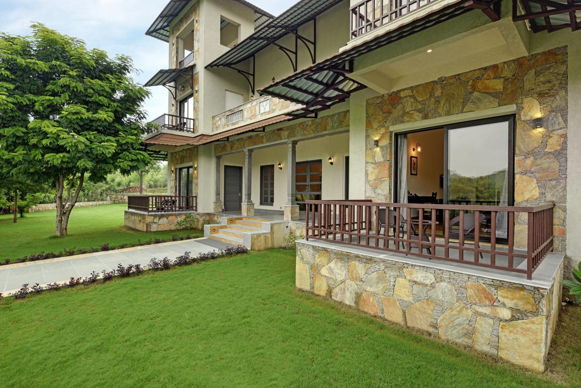 The Hunting - Luxury In Hotel