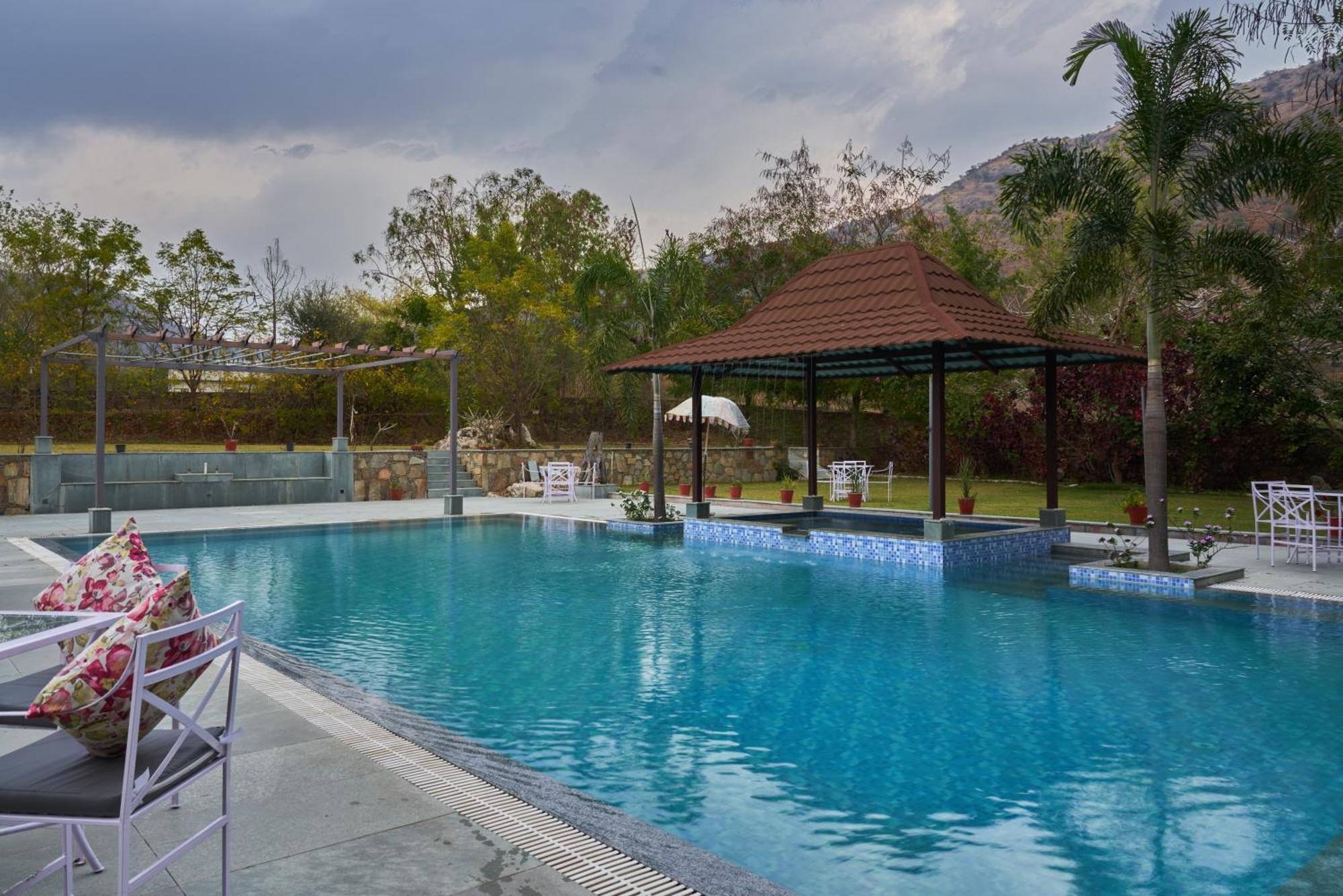 The Hunting - Luxury In Hotel