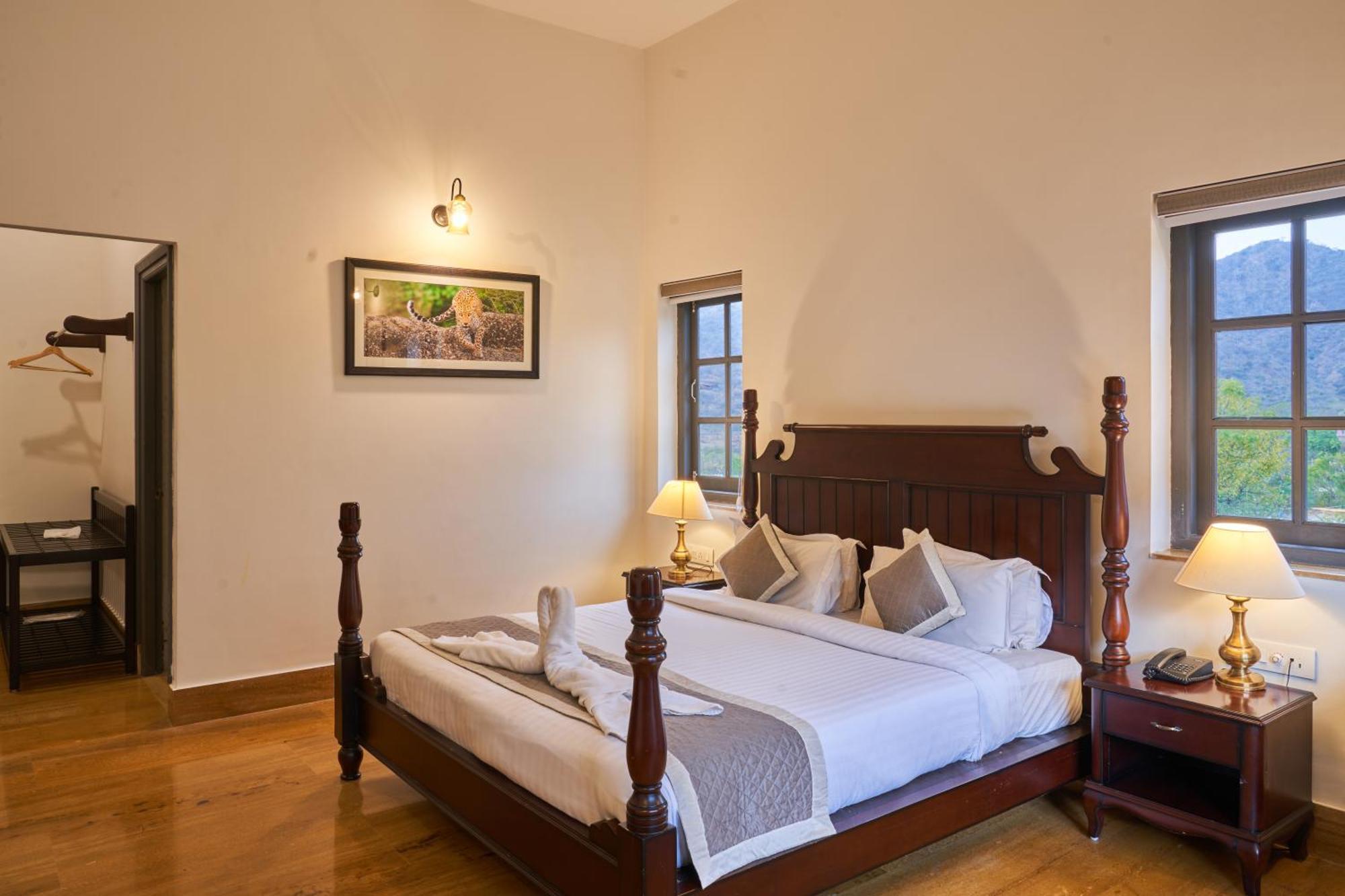 The Hunting - Luxury In