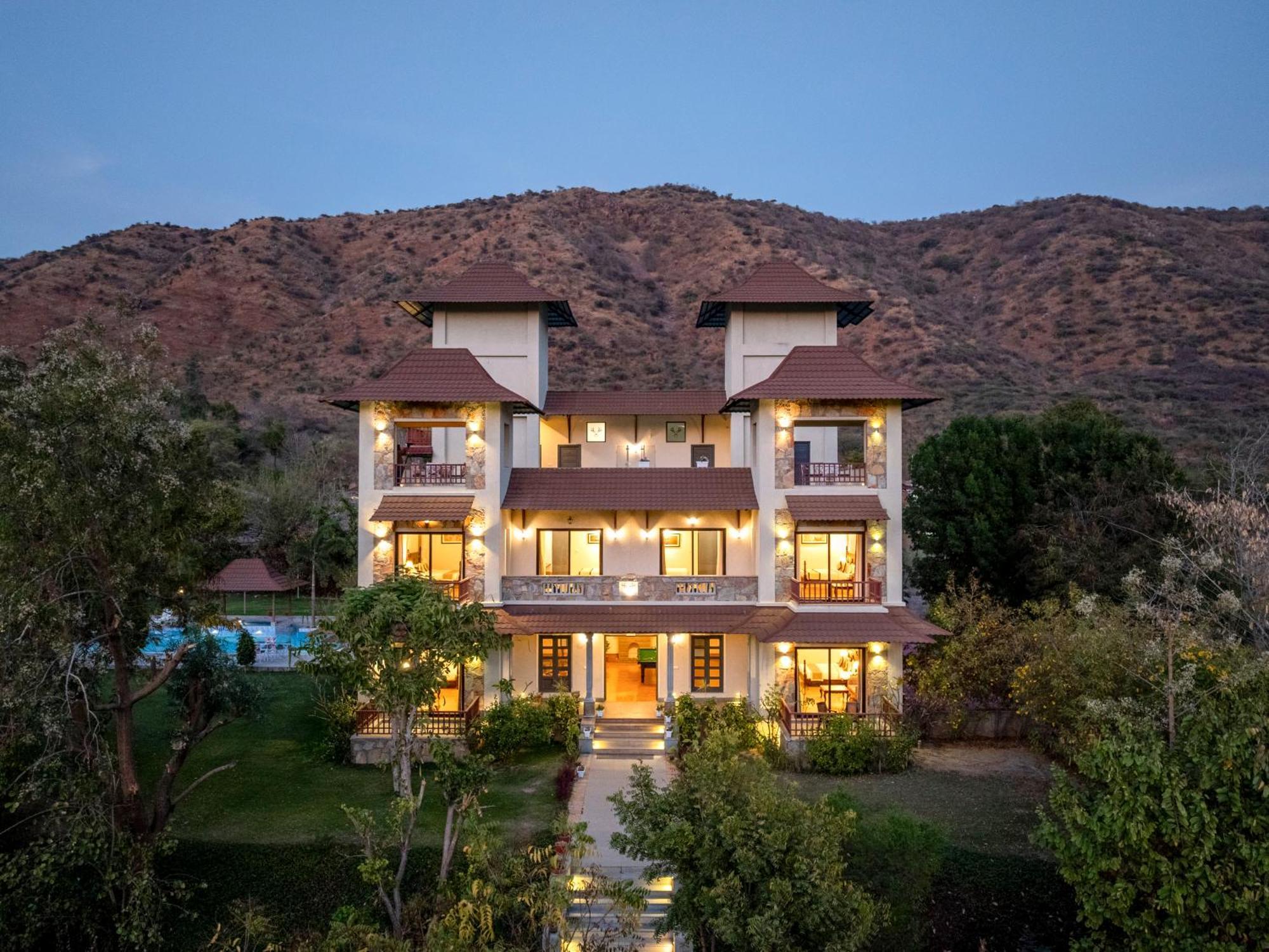 Hotel The Hunting - Luxury In Udaipur