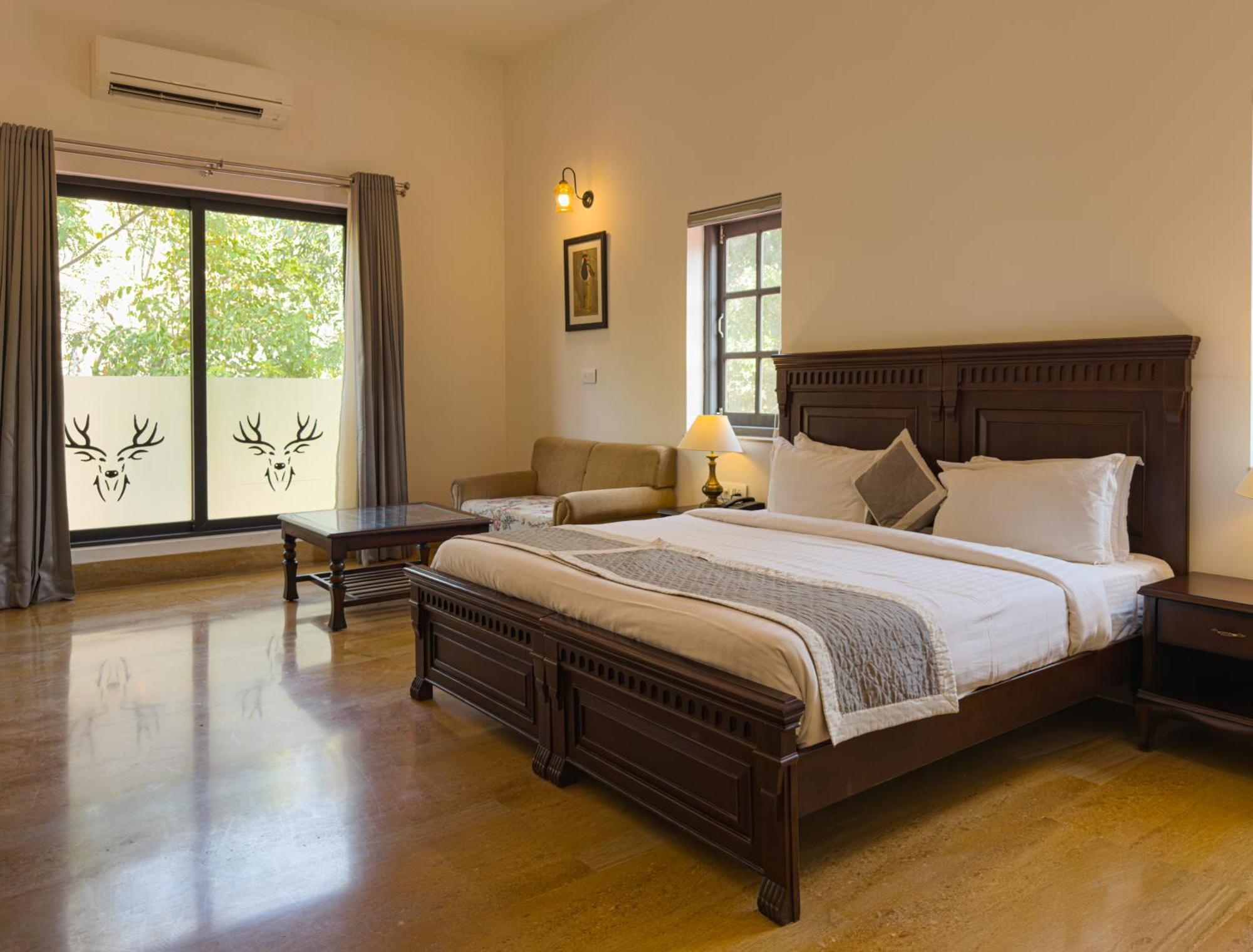 The Hunting - Luxury In *